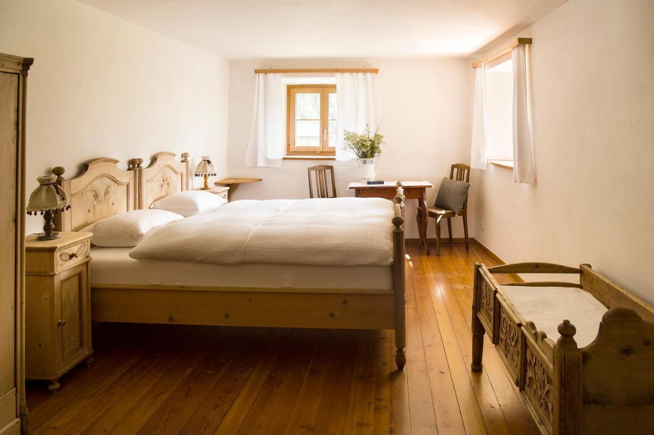 Hotel Chasa Chalavaina Мюстаир Номер фото