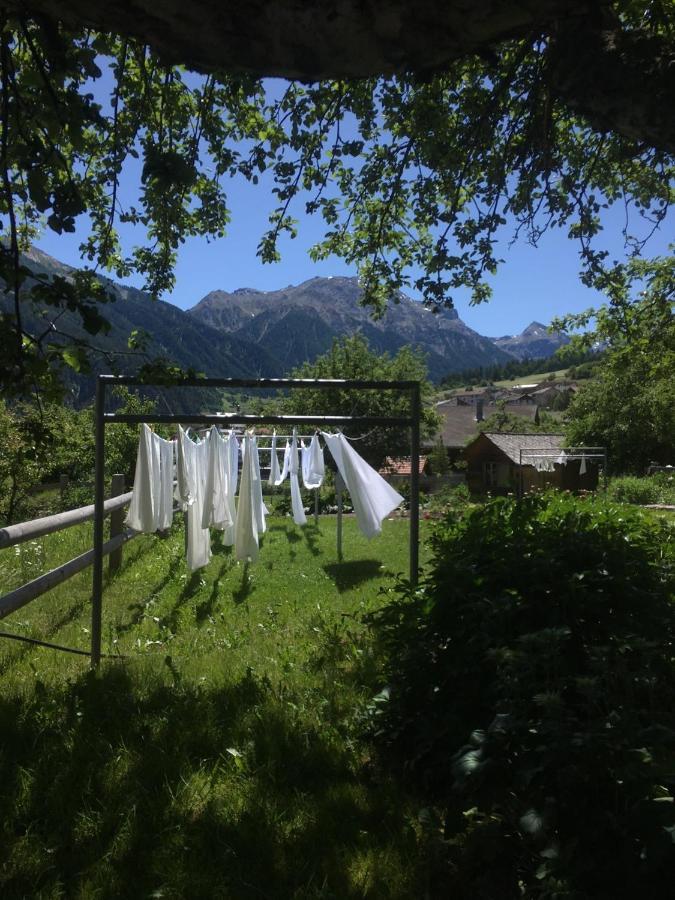 Hotel Chasa Chalavaina Мюстаир Экстерьер фото