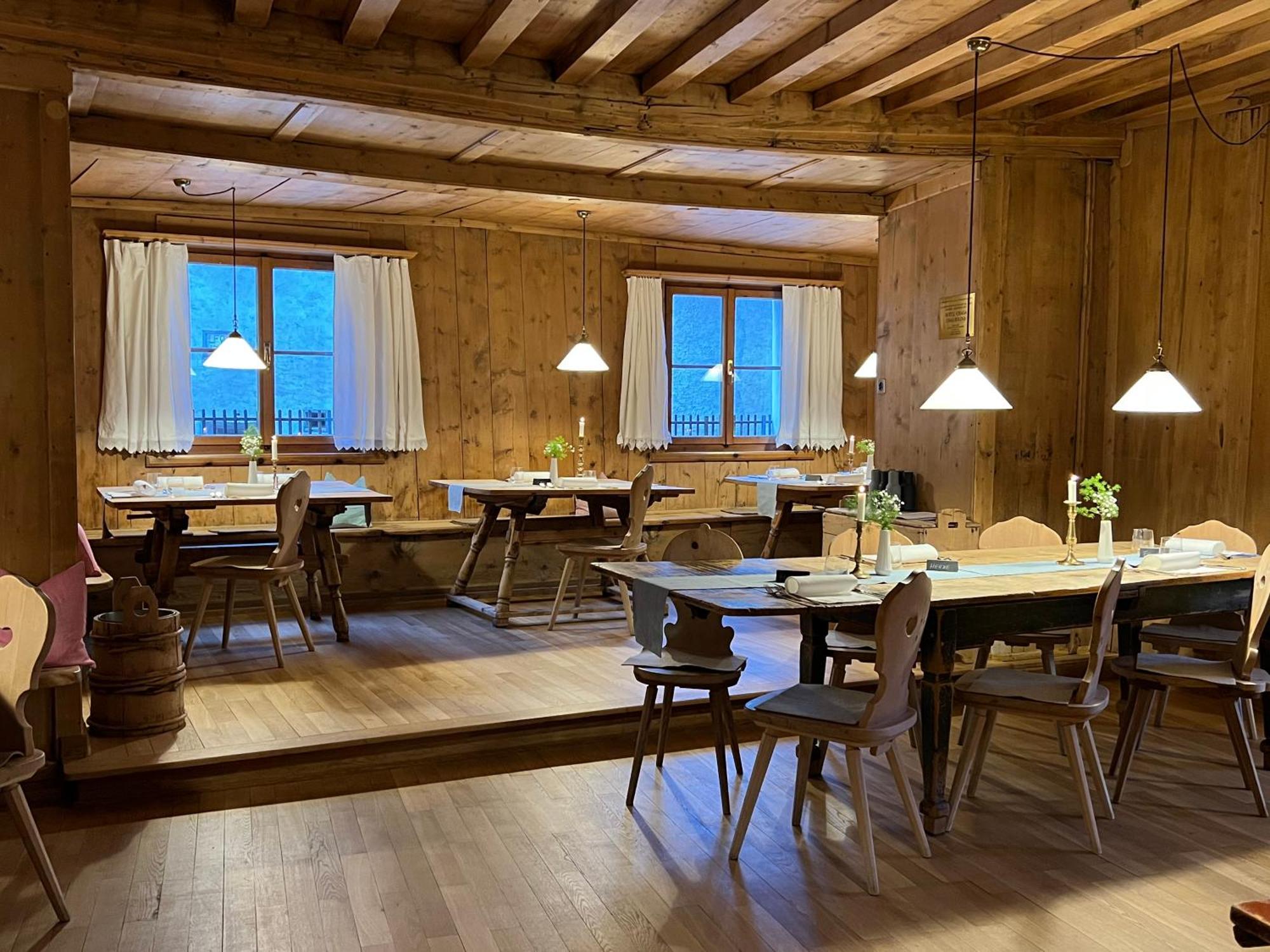 Hotel Chasa Chalavaina Мюстаир Экстерьер фото
