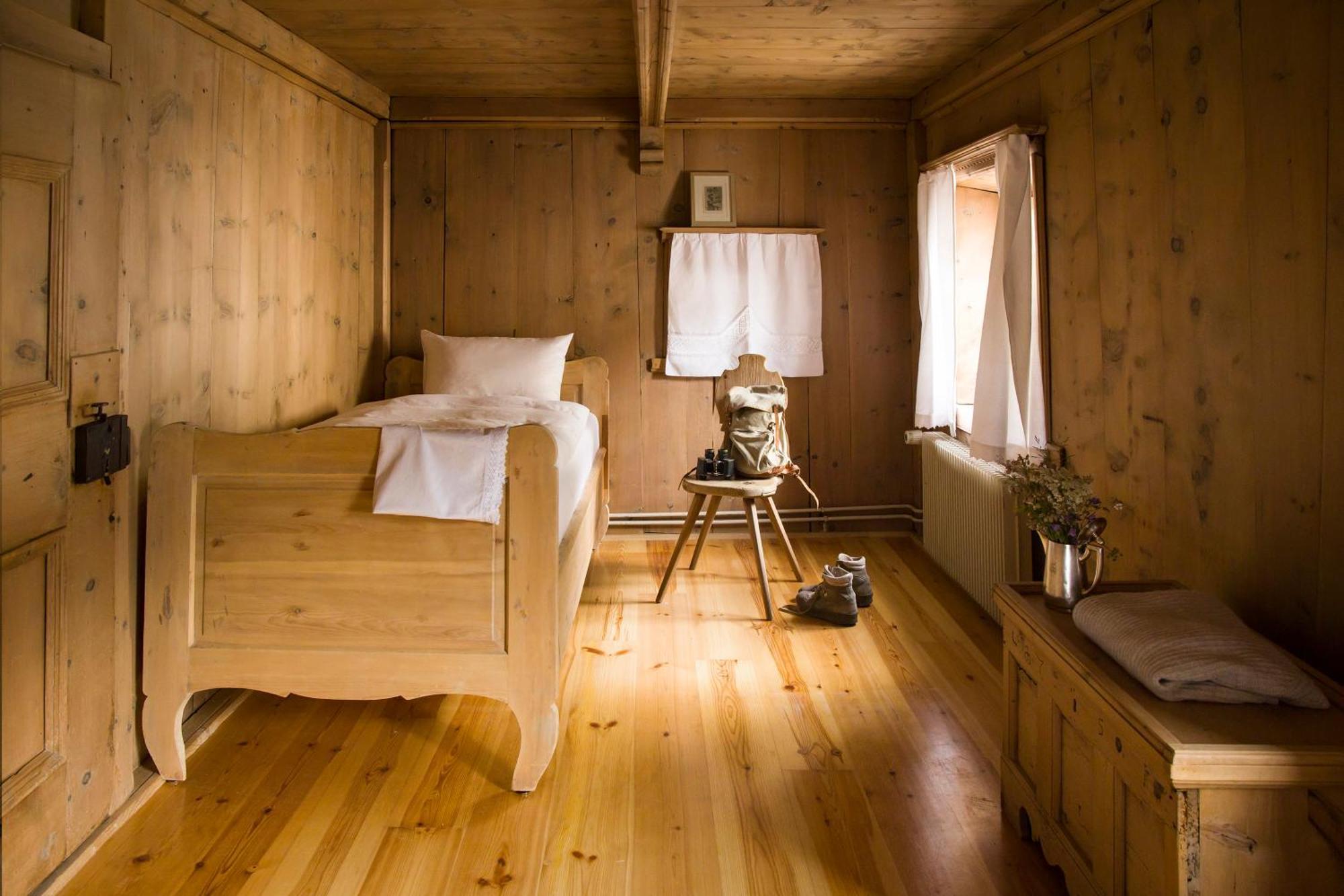 Hotel Chasa Chalavaina Мюстаир Номер фото