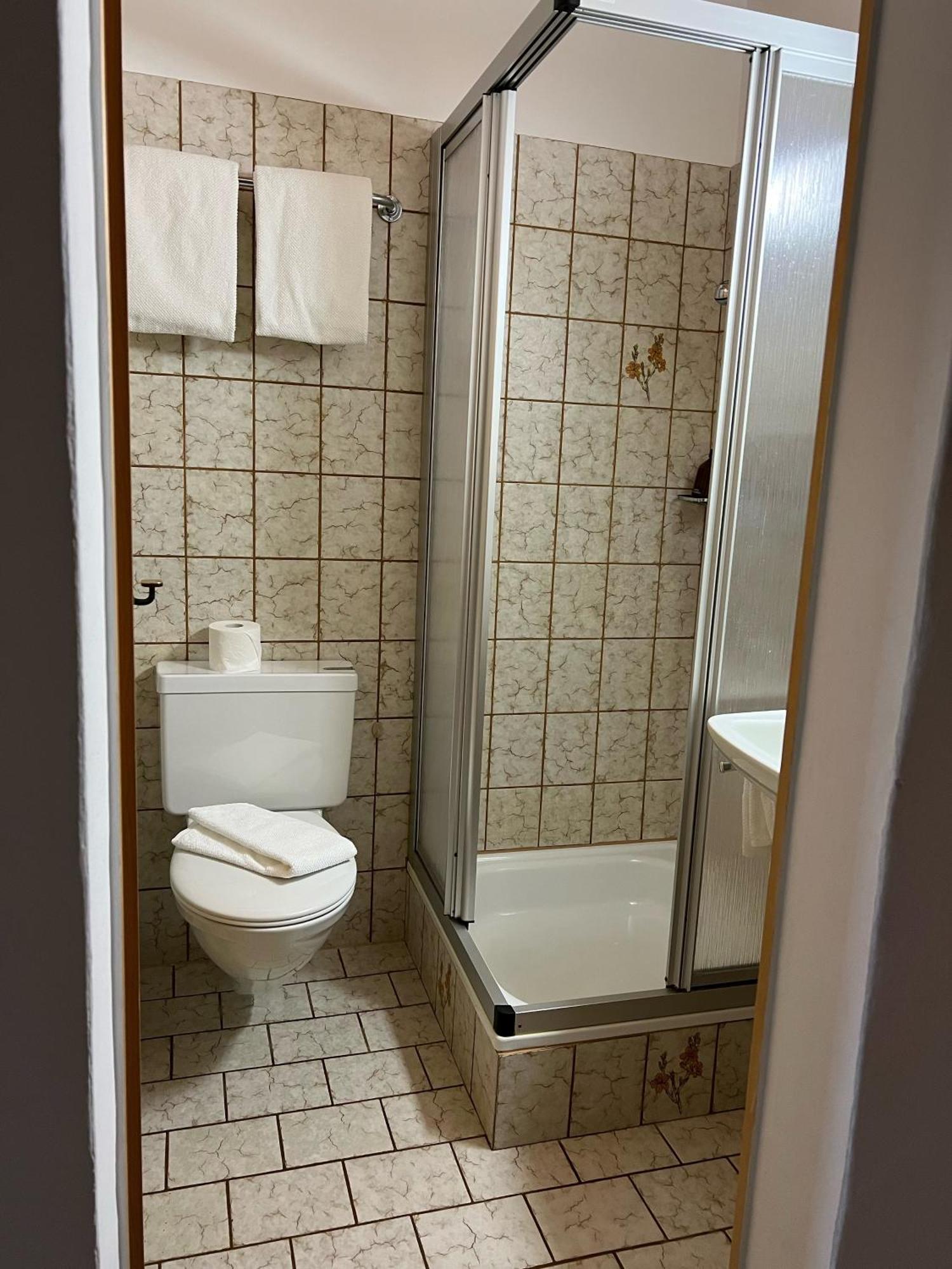 Hotel Chasa Chalavaina Мюстаир Номер фото