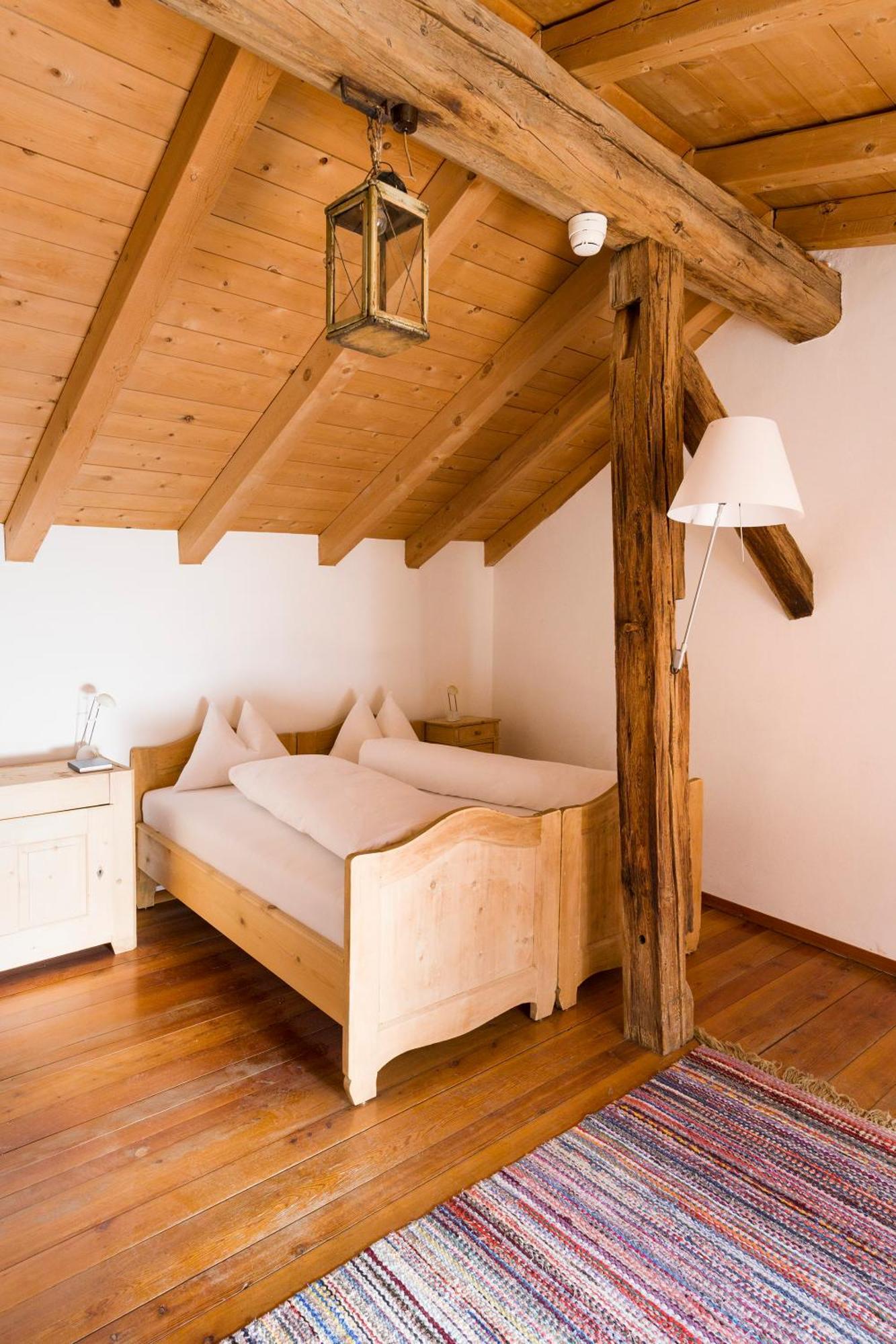 Hotel Chasa Chalavaina Мюстаир Номер фото