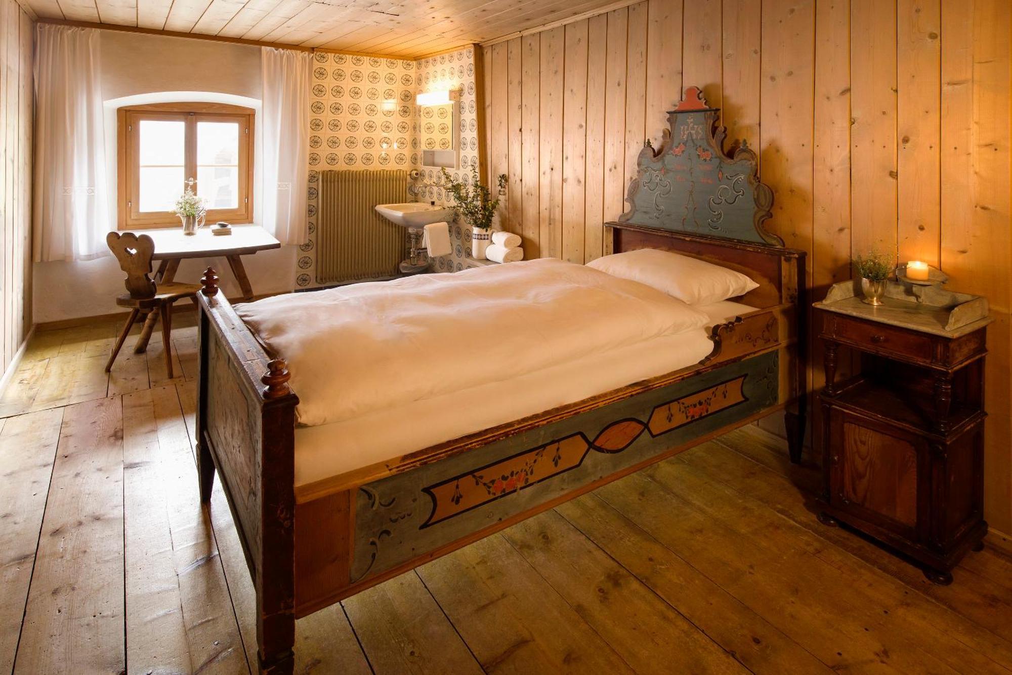 Hotel Chasa Chalavaina Мюстаир Номер фото