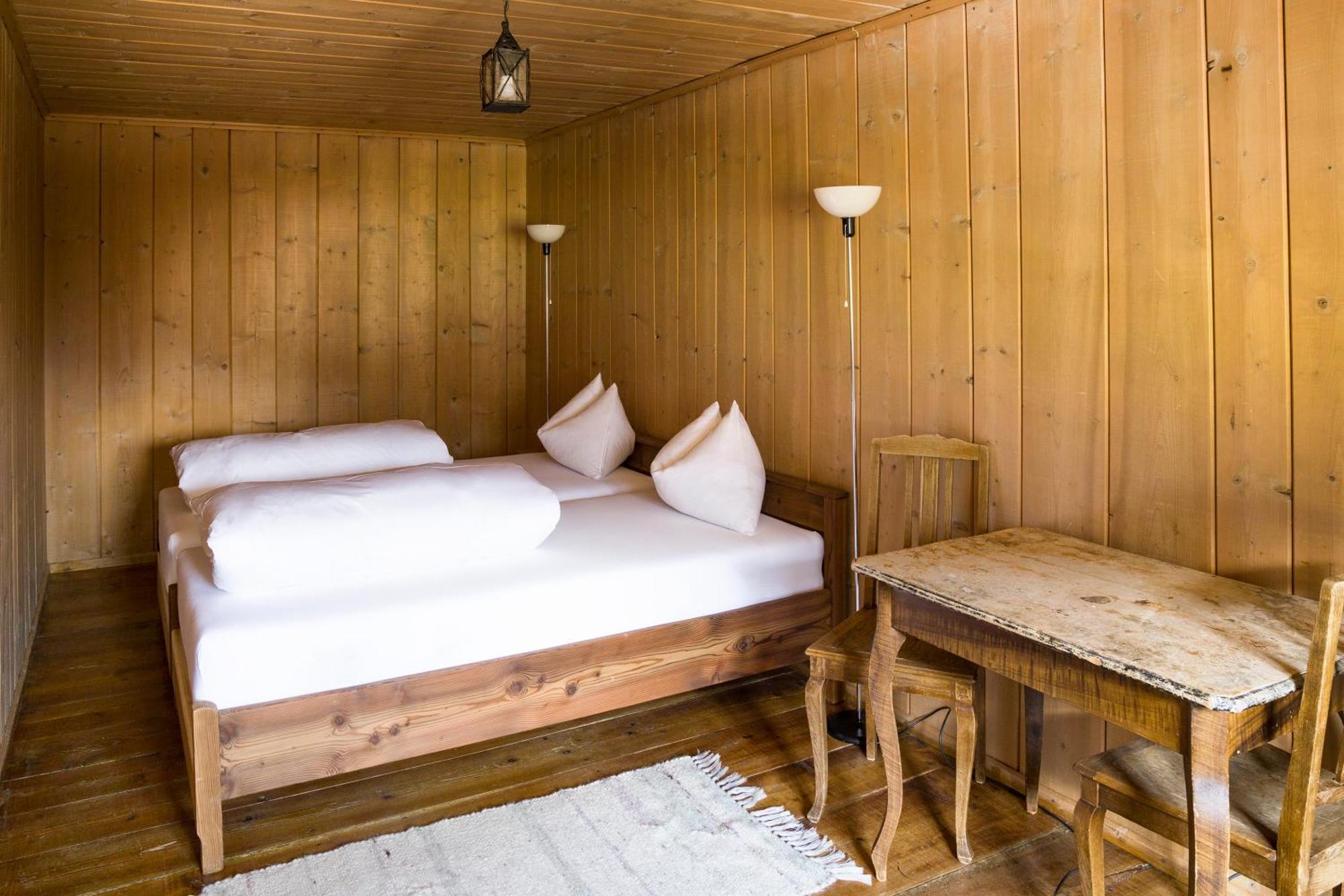 Hotel Chasa Chalavaina Мюстаир Номер фото